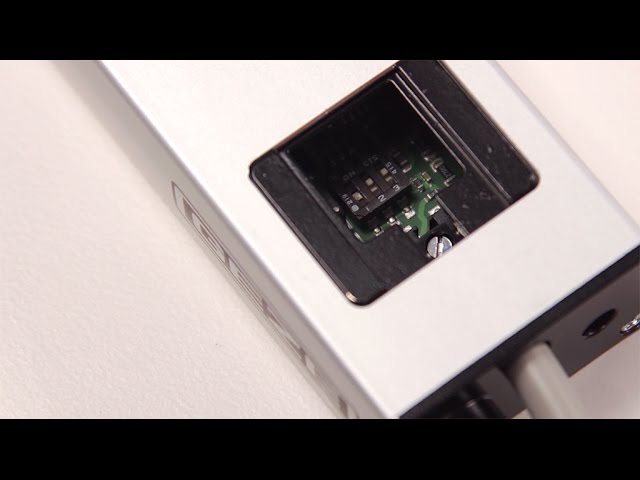 GEZE IQ windowdrives installation video synchronous operation, Powerchain drives The service case is used to quickly and easily put window drives from the IQ windowdrives series into service and test them without the need for an electrical connection.